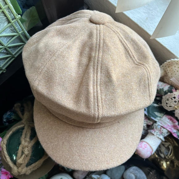 VINTAGE APPLE CAP/BERET - Picture 2 of 4